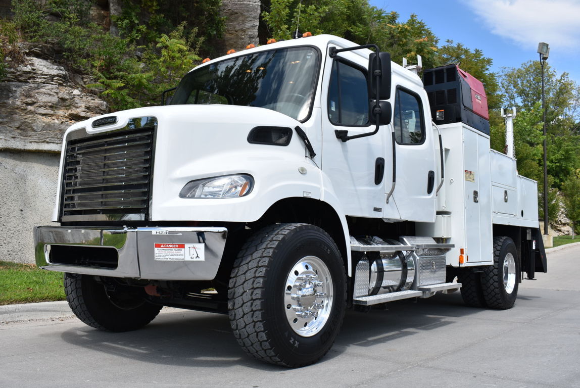 2012 Freightliner M2106