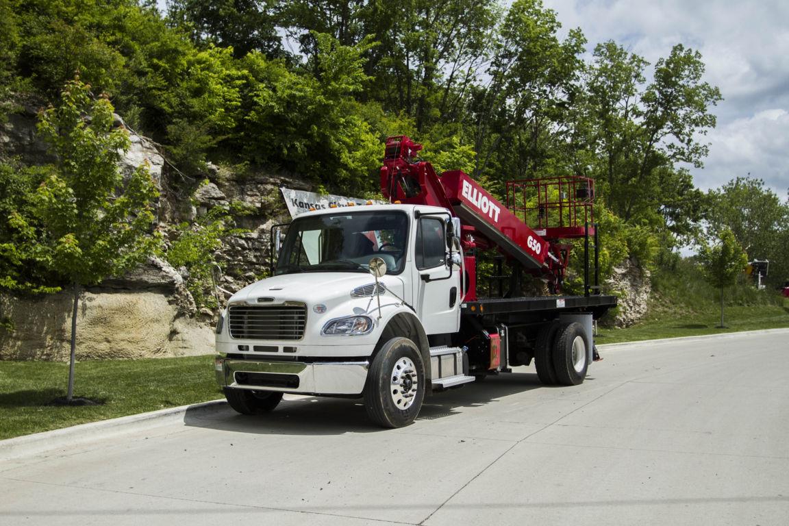 2015 Freightliner M2106 Bucket Truck - Fort Worth, TX