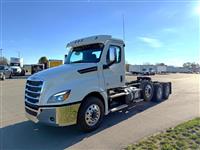 2025 Freightliner Cascadia 126