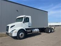 2025 Volvo VNR64300