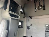 2021 Volvo VNL64T760