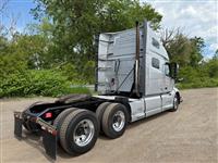 2021 Volvo VNL64T760