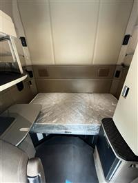 2022 Kenworth T680
