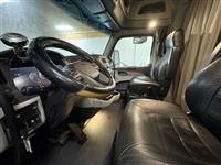 2023 Peterbilt 567