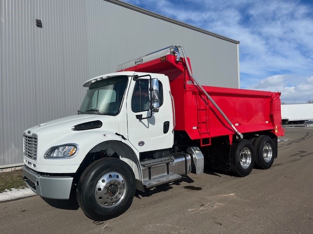 2021 Freightliner M2 106