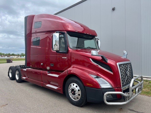 2021 Volvo VNL64T760