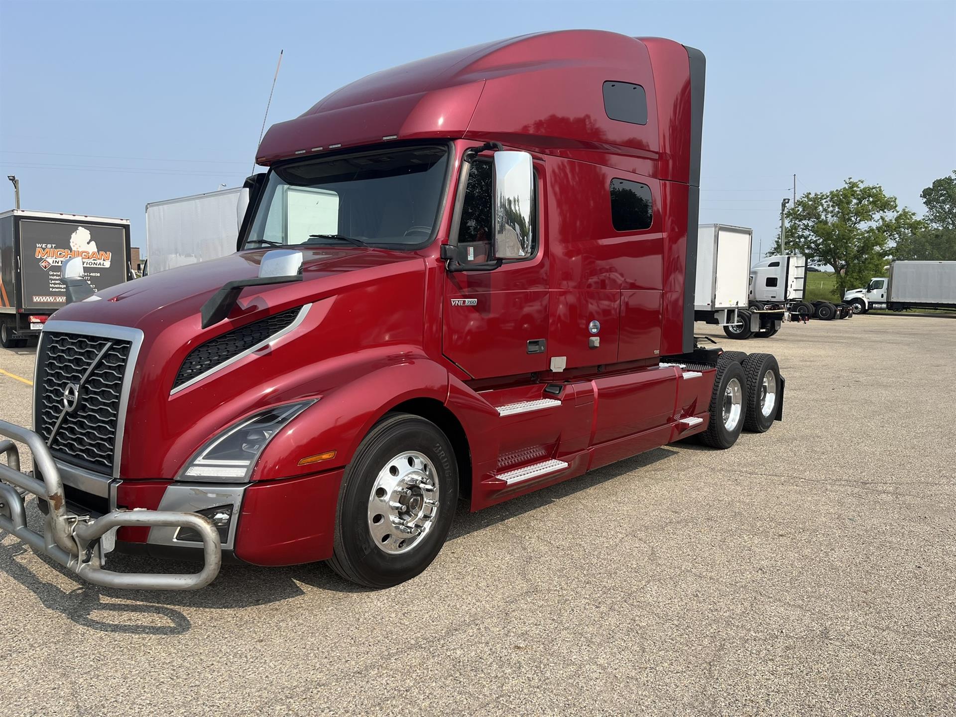 2021 Volvo VNL64T760