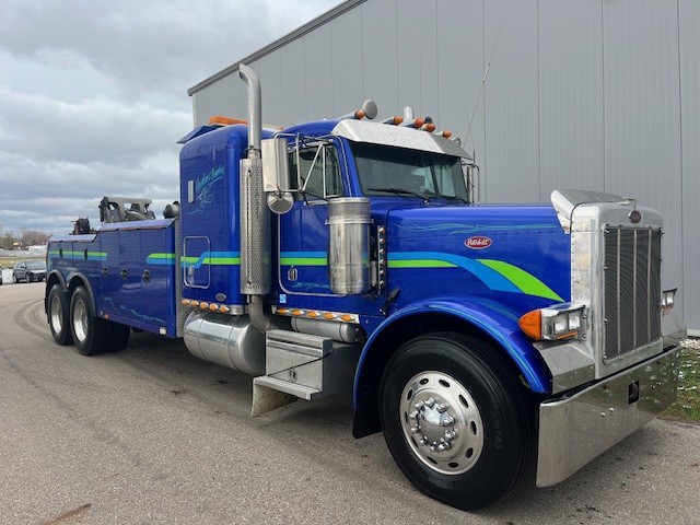 2000 Peterbilt 379