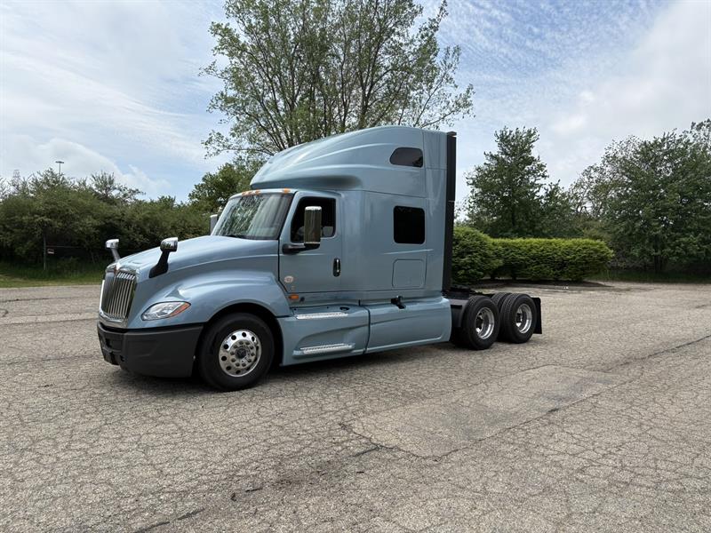 2022 International LT625