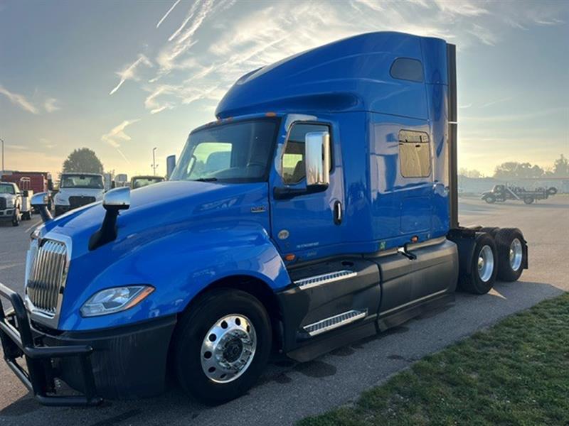 2022 International LT625