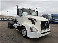 2017 Volvo VNL300
