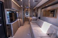 2024 Airstream Atlas Tommy Bahama E1