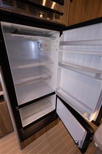 2024 Airstream Atlas Tommy Bahama E1