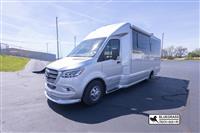 2025 Airstream Atlas Tommy Bahama E1