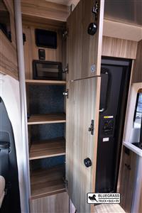 2025 Airstream Atlas Tommy Bahama E1