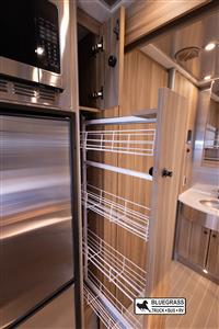 2025 Airstream Atlas Tommy Bahama E1