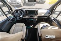 2025 Airstream Atlas Tommy Bahama E1