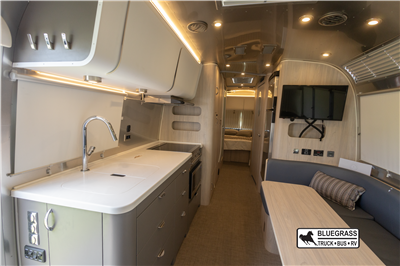 2021 Airstream Globetrotter 30RB