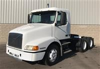 2002 Volvo VNM64T200