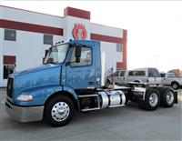 2015 Volvo VNM64T200