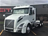 2020 Volvo VNL64T300