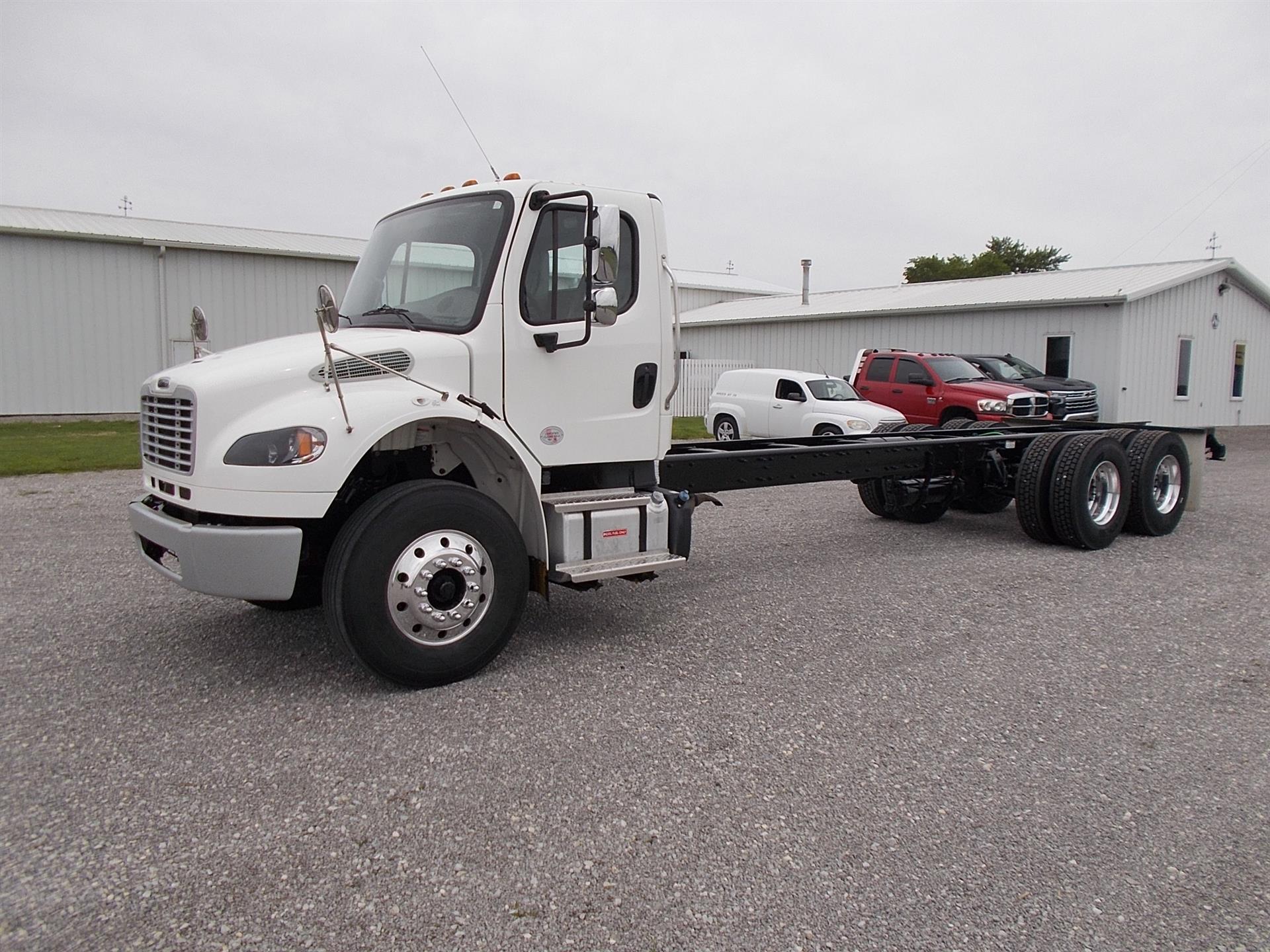 2022 Freightliner M2 106