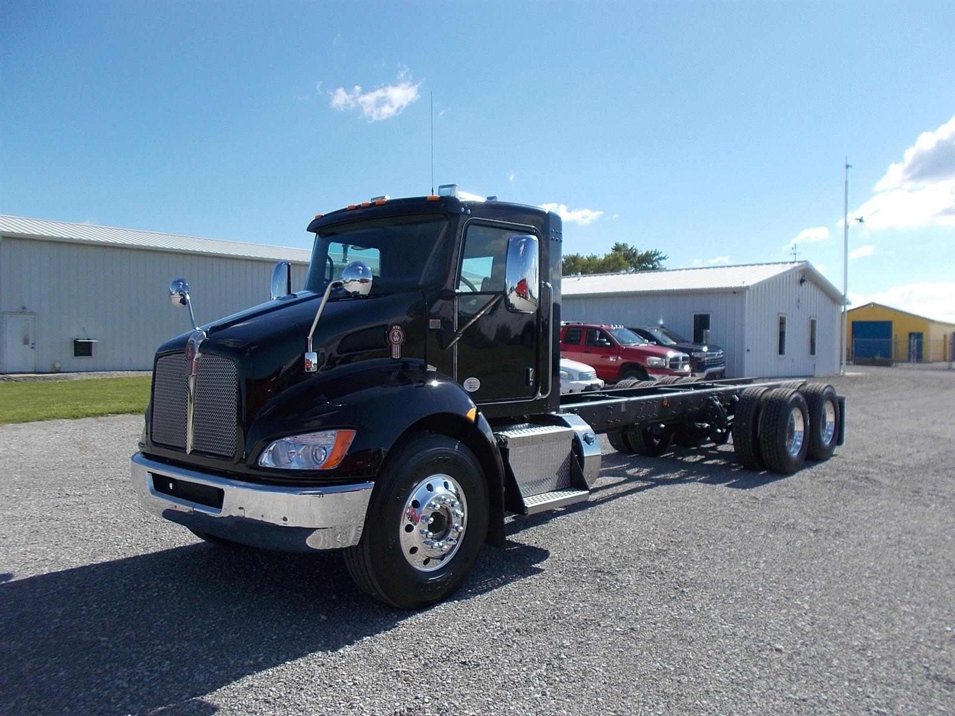 2022 Kenworth T370