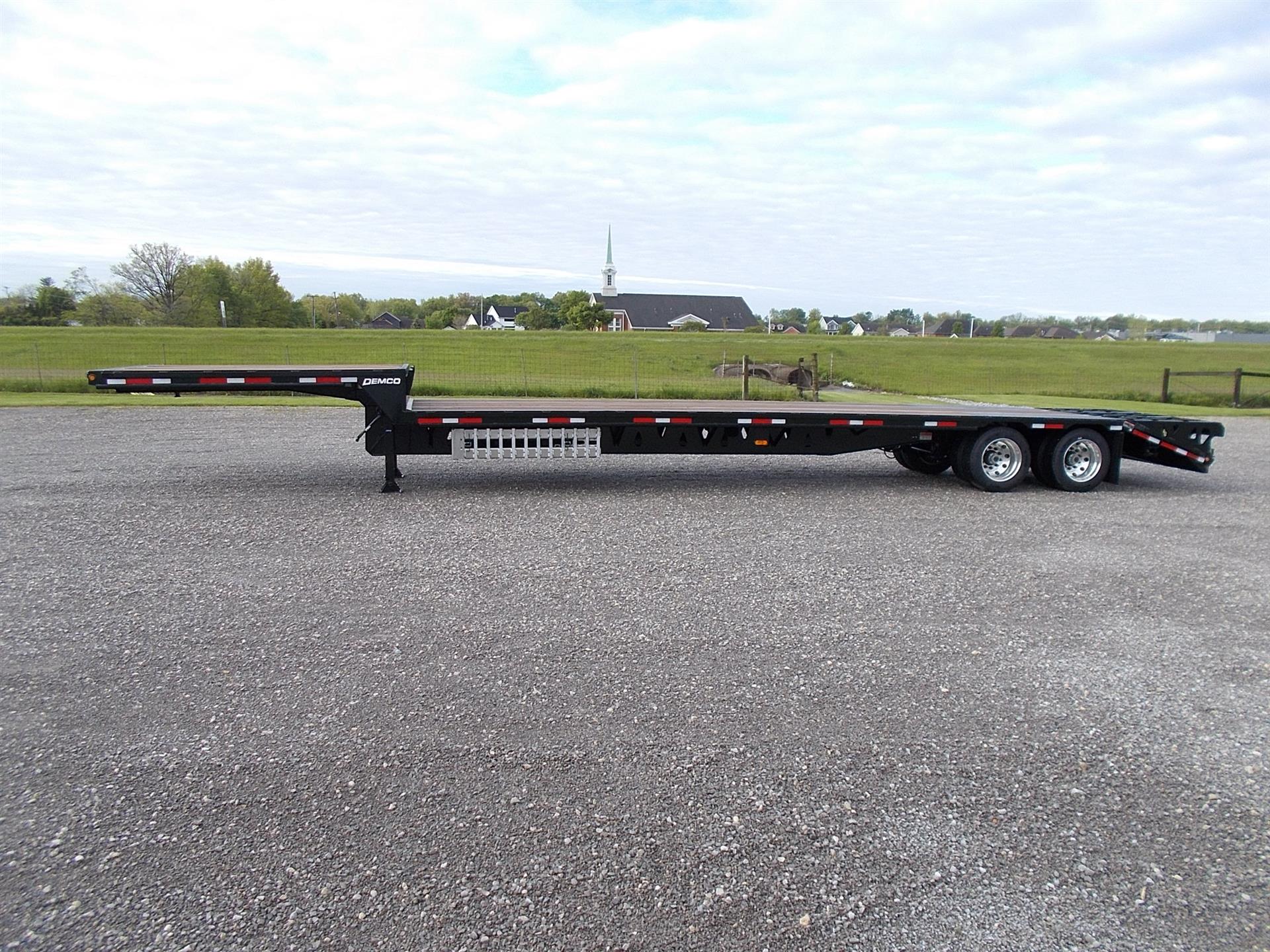 2027 DEMCO 43' + 5'