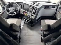 2020 Freightliner Cascadia 126