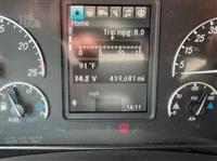 2021 Freightliner Cascadia 126