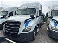 2021 Freightliner Cascadia 126