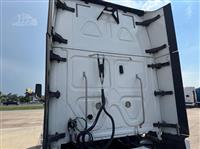 2020 Freightliner Cascadia 126