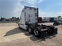 2020 Freightliner Cascadia 126