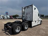 2020 Freightliner Cascadia 126