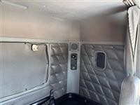 2020 Freightliner Coronado SD