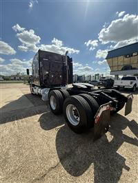 2020 Freightliner Cascadia 126