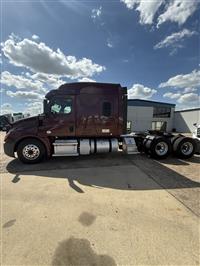 2020 Freightliner Cascadia 126
