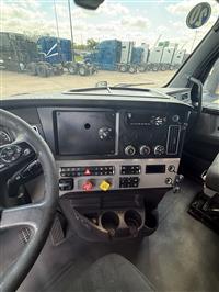 2020 Freightliner Cascadia 126