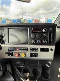 2021 Freightliner Cascadia 126