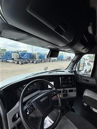 2021 Freightliner Cascadia 126