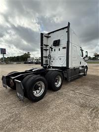 2021 Freightliner Cascadia 126
