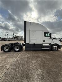 2021 Freightliner Cascadia 126