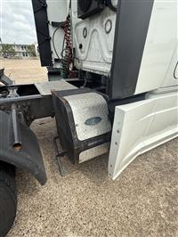 2020 Freightliner Cascadia 126