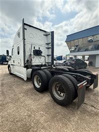 2020 Freightliner Cascadia 126