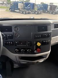 2022 Peterbilt 579