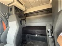 2020 Freightliner Cascadia 126