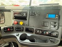2018 Freightliner CASCADIA 125