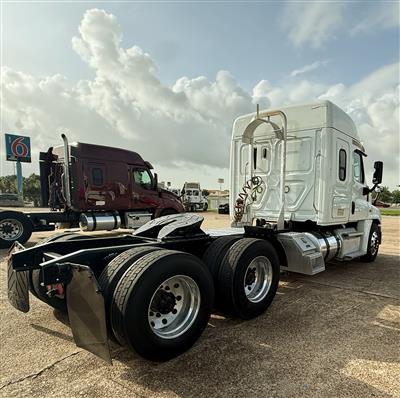 2020 Freightliner CASCADIA 125