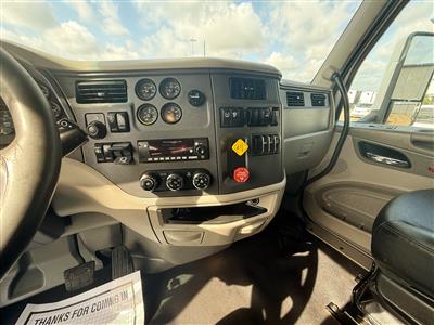 2022 Peterbilt 579