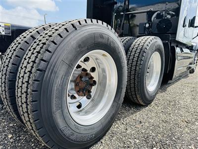 2023 Peterbilt 579